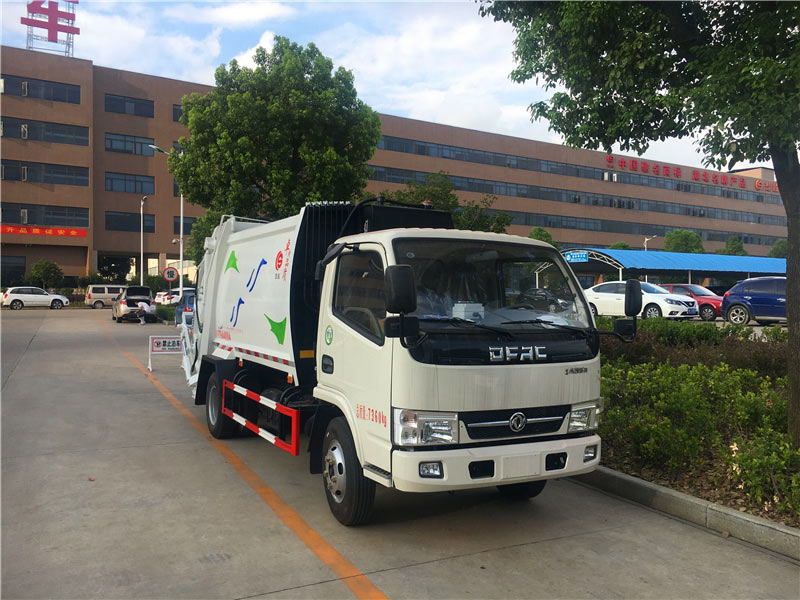 東風多利卡壓縮垃圾車（6方）