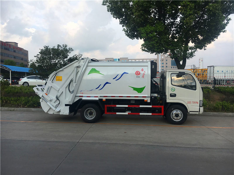 東風多利卡壓縮垃圾車（6方）