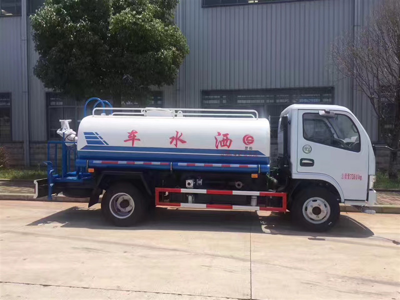 東風多利卡灑水車（5噸）