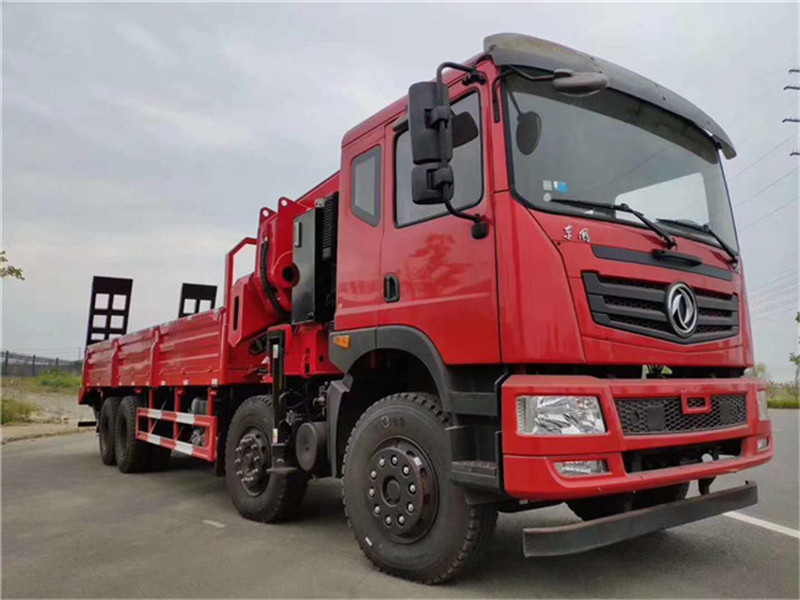 東風(fēng)T5前四后八10噸隨車吊帶爬梯