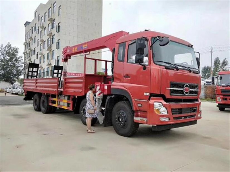 中國(guó)一拖集團(tuán)福德牌14噸隨車吊