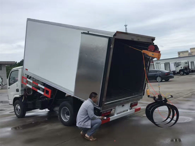 東風(fēng)多利卡D6無公害處理車(4米)