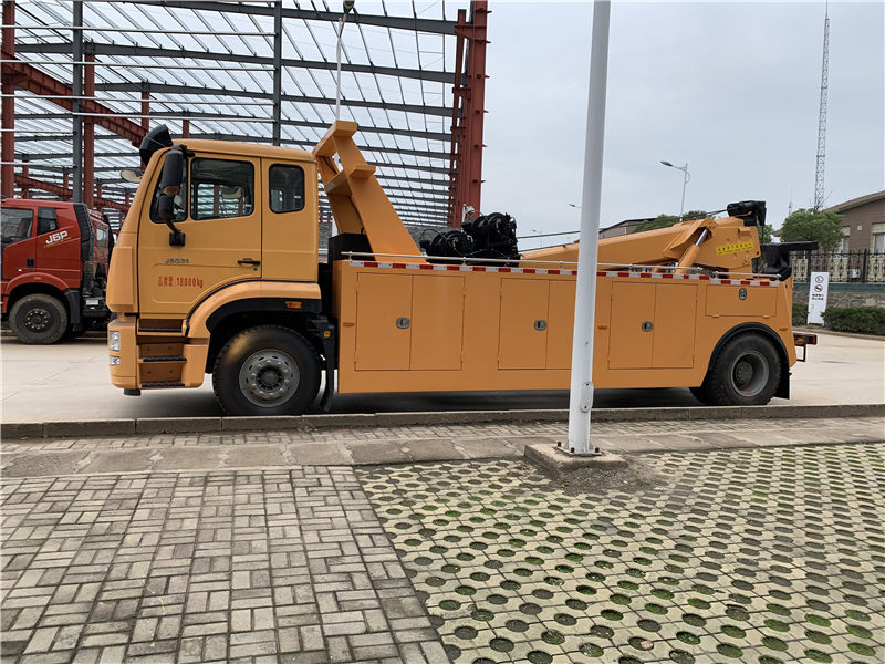 重汽豪瀚13噸清障車(chē)