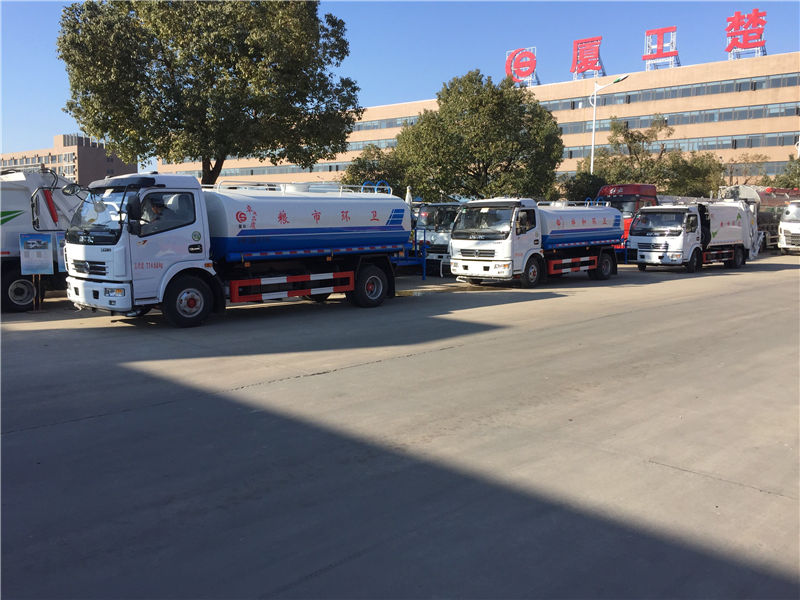 東風(fēng)多利卡灑水車(chē)（9噸）