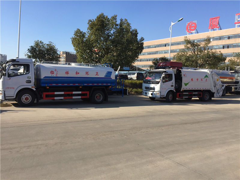 東風(fēng)多利卡灑水車(chē)（9噸）