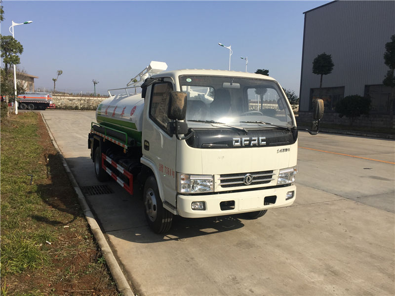 東風(fēng)多利卡吸糞車（5噸）
