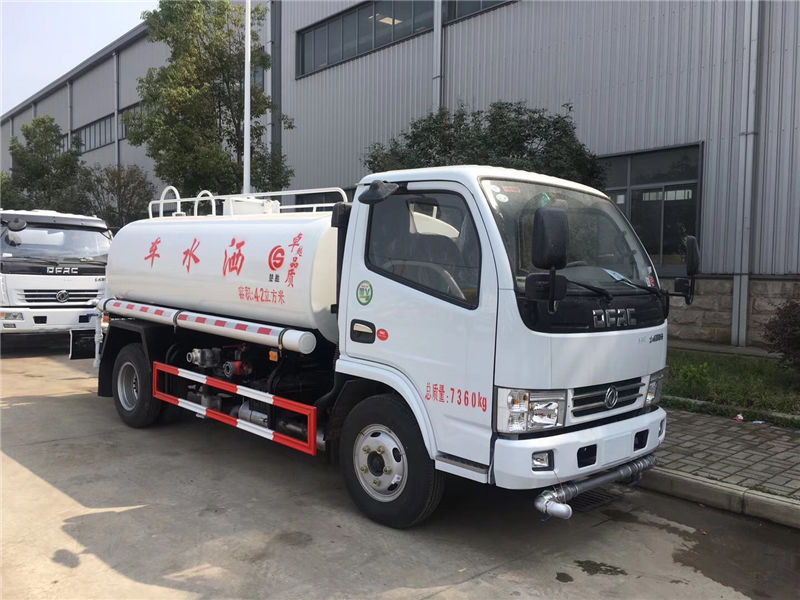 東風(fēng)藍(lán)牌灑水車（2噸）