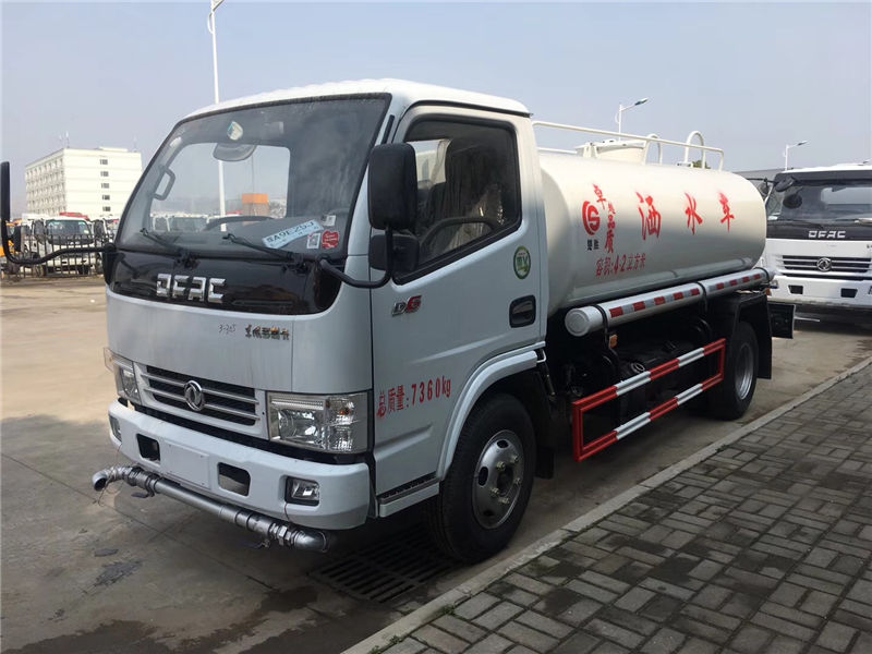 東風(fēng)藍(lán)牌灑水車（2噸）