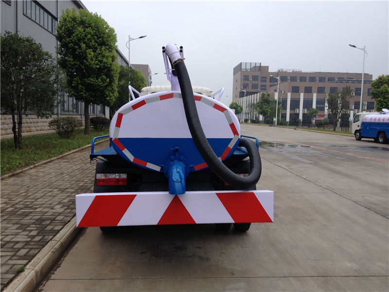 東風(fēng)多利卡國六吸糞車（5噸）
