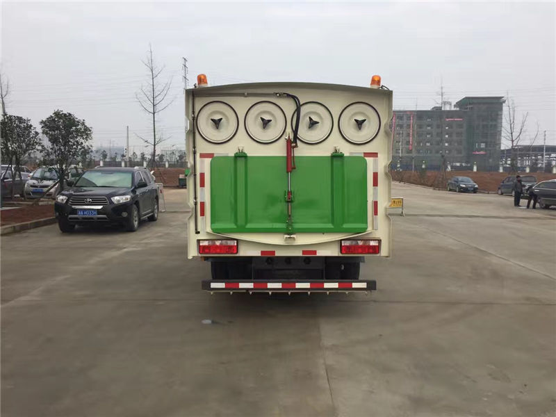 東風(fēng)多利卡吸塵車（國六）