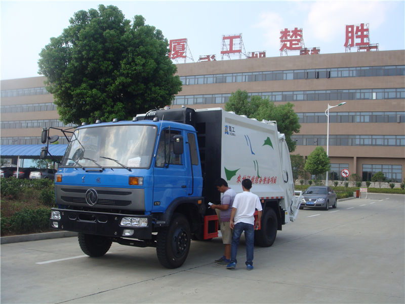 東風145壓縮垃圾車（8-10方）