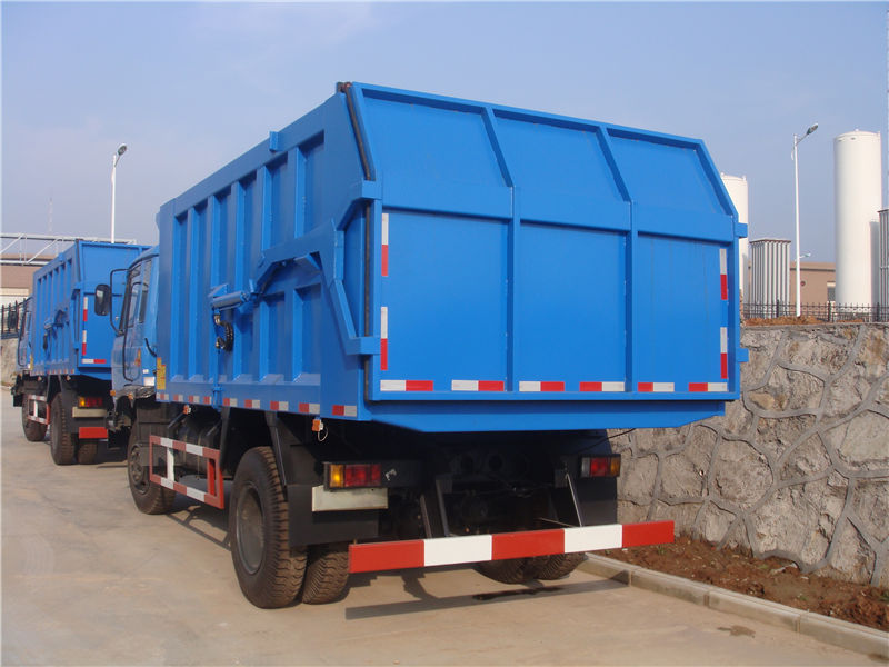 東風(fēng)對(duì)接垃圾車（15-17方）