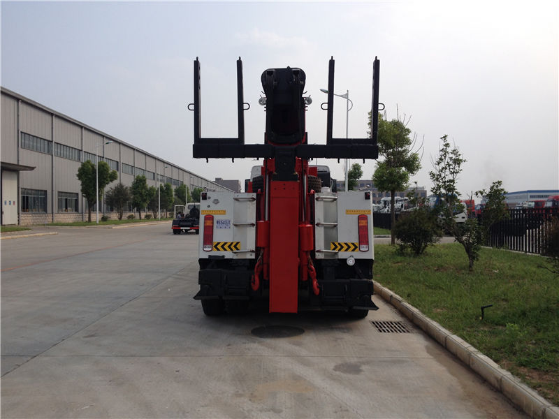 重汽豪沃清障車（40噸旋轉(zhuǎn)吊）