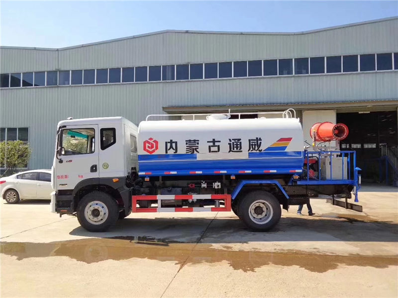 東風D9霧炮車（10-12噸）