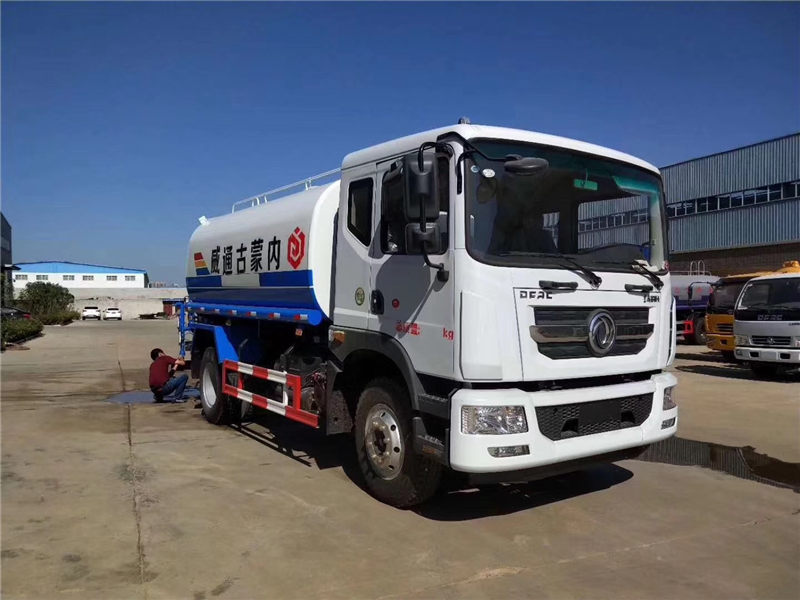 東風D9霧炮車（10-12噸）