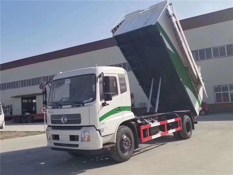 東風(fēng)天錦對接垃圾車（15-18方）