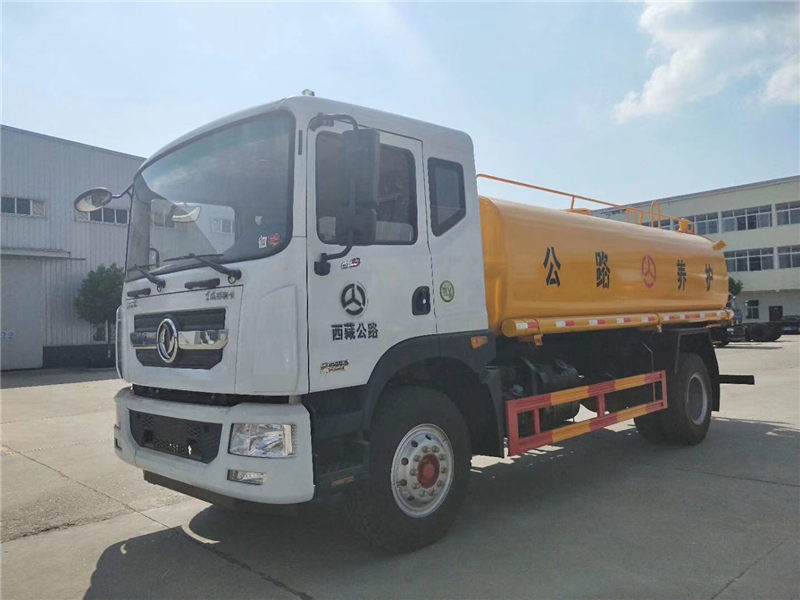 東風(fēng)D9灑水車(chē)（12-15噸）