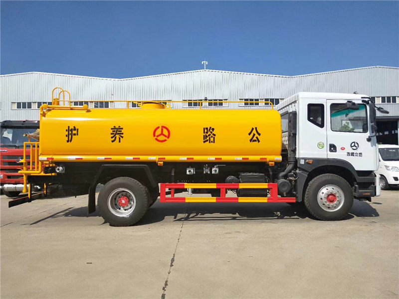 東風(fēng)D9灑水車(chē)（12-15噸）