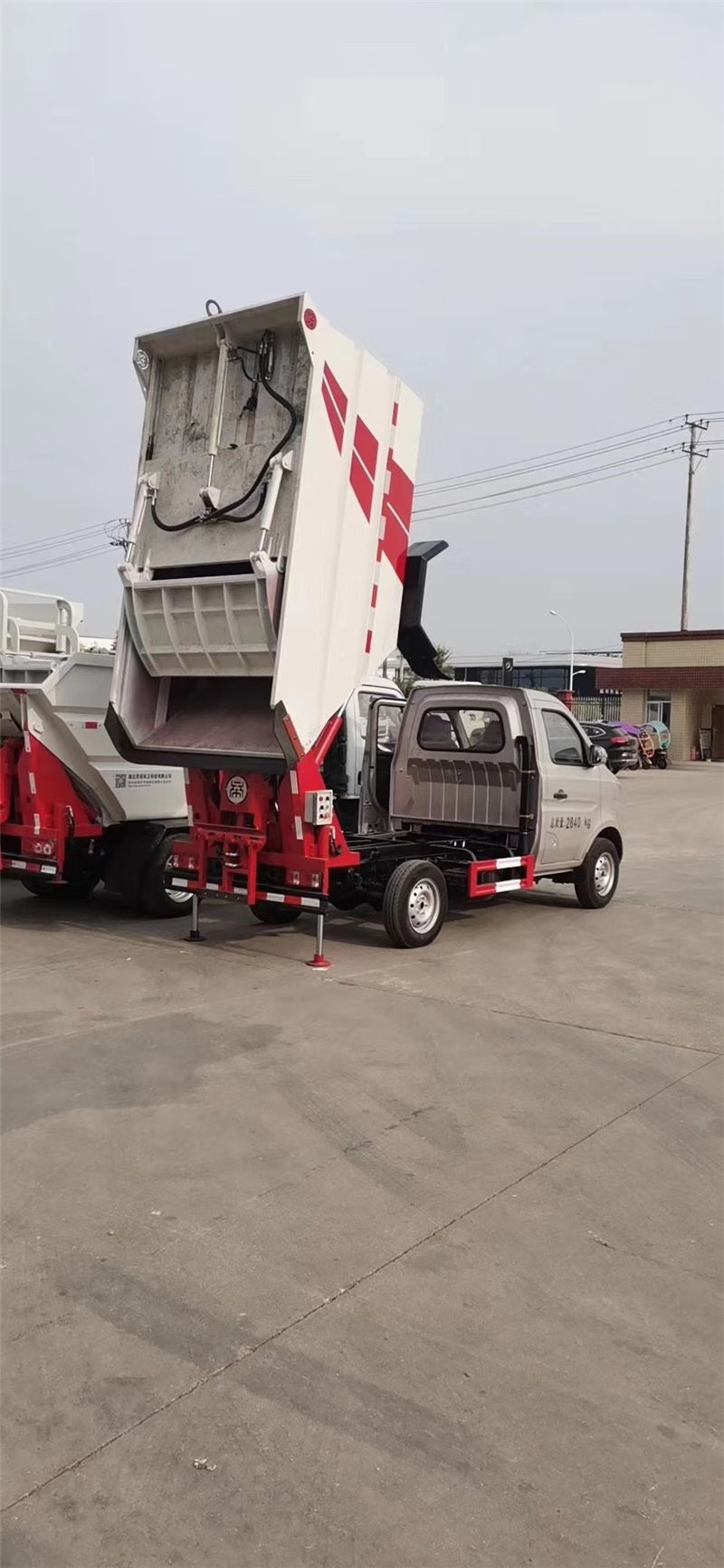 長(zhǎng)安后掛桶垃圾車(chē)（2-3噸）