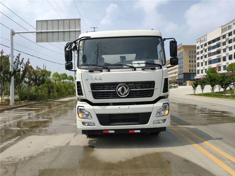 東風(fēng)天龍掃路車（15噸）