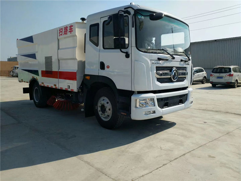 東風(fēng)D9掃路車（8噸)