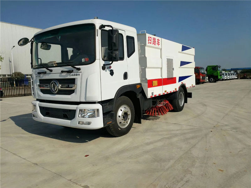 東風(fēng)D9掃路車（8噸)