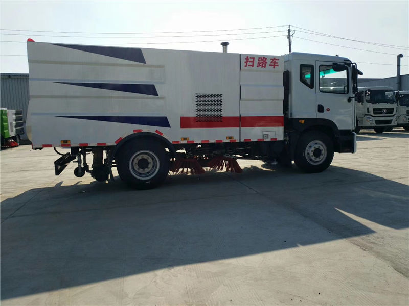 東風(fēng)D9掃路車（8噸)