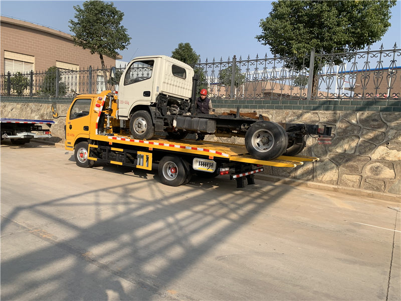 東風(fēng)凱普特藍(lán)牌清障車(chē)（3噸）