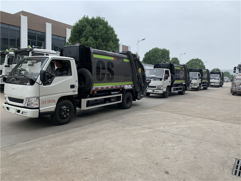 江鈴壓縮垃圾車（國(guó)六4-6方）