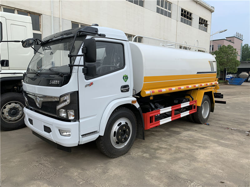 東風(fēng)多利卡灑水車（國六9噸）