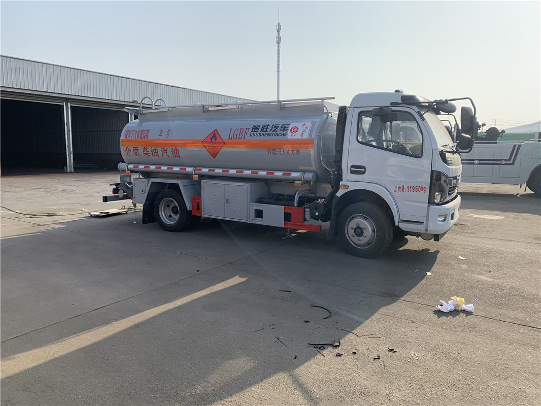 東風(fēng)凱普特8噸加油車（國(guó)六）