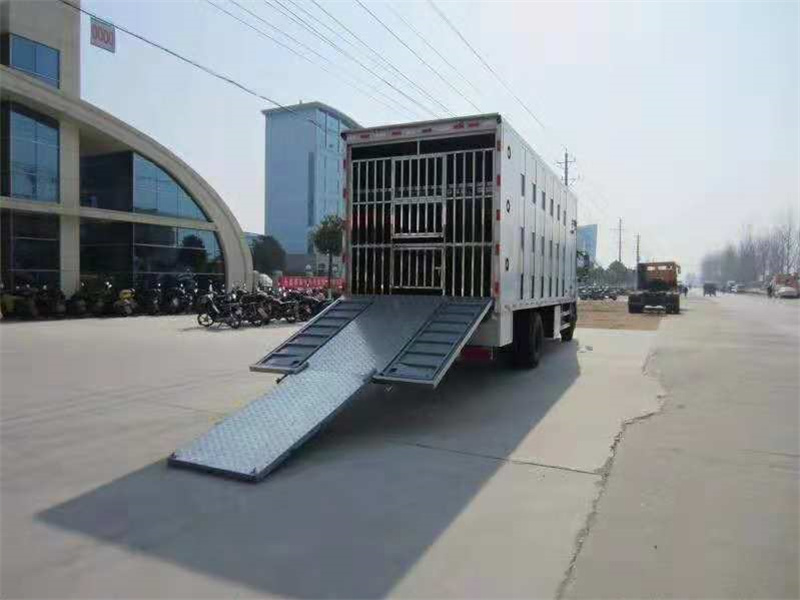 歐曼活禽運(yùn)輸車